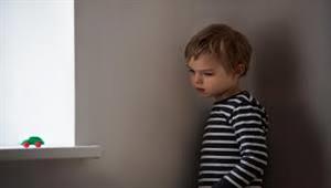 لا تشير للمرض- أعراض تظهر على طفلك تشبه علامات التوحد