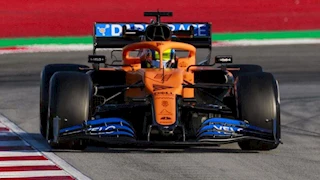 يفوز بسباق جائزة إسبانيا الكبرى للفورمولا 1 وفيرستابن يتراجع 