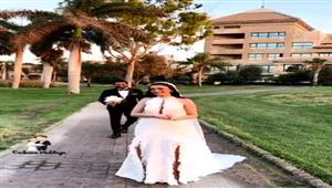 مفاجأة إسلام جمال لعروسه في فوتوسيشن الزفاف (فيديو)