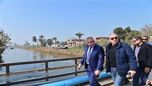 تأهيل ترعتَي قنديل وأم دومة.. هاني سويلم يتفقد مشروعات الري بسوهاج -صور