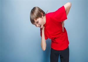 6 أسباب لألم الظهر عند الأطفال- أخطرها السرطان