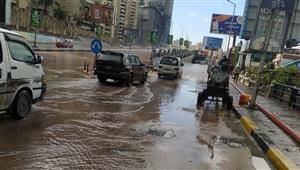 بالصور- أمطار غزيرة تضرب الإسكندرية في ثالث أيام الفيضة الكبرى