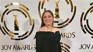 مربوحة بفستان محتشم في joy awards .. والجمهور: "40% ليكرا"