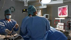 شبك معدني في المريء كاد يودي بحياة رجل.. فما القصة