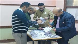 بدء فرز الأصوات في انتخابات رئاسة الجمهورية بسوهاج (فيديو وصور)