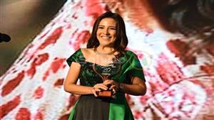 بعد حصولها على جائزة الإبداع بحفل دير جيست.. مي كساب توجه الشكر لجمهورها