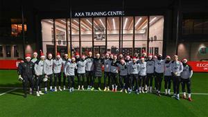 على رأسهم محمد صلاح.. لاعبو ليفربول يحتفلون بـ "الكريسماس" بهذه الطريقة (فيديو)