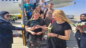 تدفق آلاف السياح على المطارات للاحتفال بالكريسماس والعام الجديد