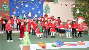 بملابس بابا نويل وهدايا وأشجار الكريسماس.. طلاب المدرسة اليابانية بشرم الشيخ يحتفلون بالعام الجديد - صور