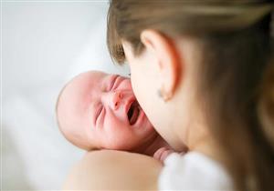لماذا يمتنع بعض الأطفال عن الرضاعة الطبيعية فجأة؟