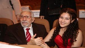 بعد حضوره حفل "مريم" والأوركسترا الإيطالي.. ماذا قال عبدالرحمن أبو زهرة لحفيدته؟