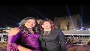    إلهام شاهين لـ هالة صدقي بعد تكريمها بمهرجان الأقصر: "أختي وصديقة عمري" (صور)