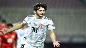 كفاراتسخيليا مدافعا عن حارس فالنسيا: لديه قلب كبير.. ولا مكان للعنصرية في كرة القدم