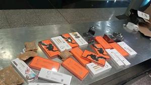 إحباط تهريب ساعات ذكية و 2450 كارت ميموري مع راكب قادم من السعودية