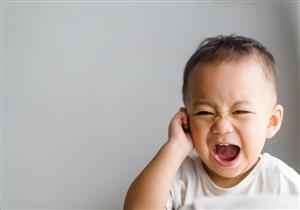 كيفية علاج ألم الأذن عند الرضع في المنزل- إليكِ الطريقة