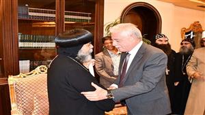 محافظ جنوب سيناء يهنئ الأنبا أبوللو بعيد القيامة المجيد (صور)