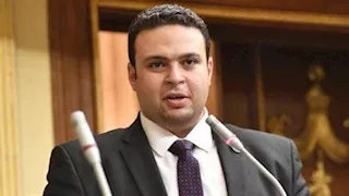 عبد المنعم إمام: مشروعات القوانين المحالة من الحكومة "كرات نار" ألقيت على البرلمان