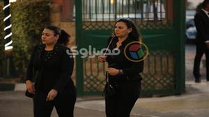 إيمان العاصي وصابرين وكارولين عزمي أبرز الفنانات في عزاء مصطفي درويش