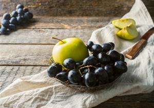 خبيرة تغذية تنصح بهذه الفاكهة الصيفية: مفيدة للعين