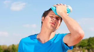 أسوأ موجة حارة تبدأ الثلاثاء.. كيف تحمي نفسك من ضربة الشمس؟