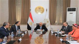 حجازي يبحث مع رئيس الجامعة الأمريكية بالقاهرة مشروعات التعاون في مجال التعليم قبل الجامعي