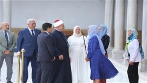 مرتدية الحجاب.. زوجة الرئيس الأمريكي تزور الجامع الأزهر 