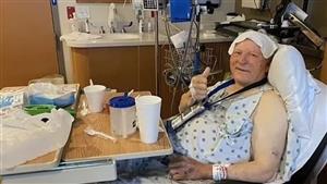 رجل يصارع الموت في لحظات مرعبة .. وهذا ما حدث