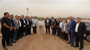 وزيرة البيئة ومحافظ أسيوط يتفقدان مشروع استغلال مياه الصرف الصناعي في زراعة اشجار الجوجوبا - صور