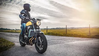 هذه الدولة تعتزم منع استخدام الدراجات النارية العاملة بالبنزين في عاصمتها