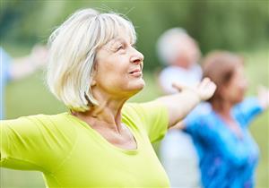 في 4 خطوات- دليلك للبقاء نشيطًا مع تقدم العمر