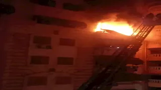 الدفع بـ 4 سيارات إطفاء.. اندلاع حريق في عقار من 9 طوابق بعابدين