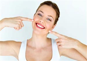تبييض الأسنان الصفراء في المنزل- 3 منتجات قد تساعدك