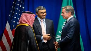 وزراء خارجية الإمارات والسعودية وأمريكا يبحثون جهود حل الأزمة اليمنية