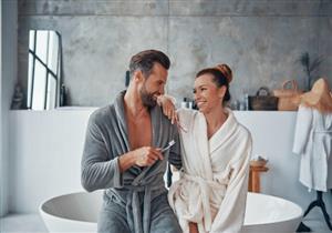 ماذا يحدث للزوجين عند الاستحمام معًا؟
