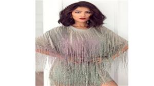 هكذا ظهرت مي عمر في حفل "JOY AWARDS"- فيديو