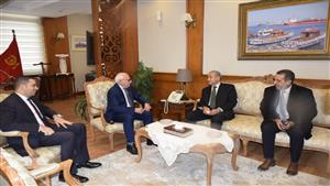 بالصور- وزير التموين يصل بورسعيد لتفقد صومعة الأقماح المستوردة 