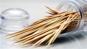 هل أعواد تنظيف الأسنان صحية؟