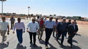بالصور- محافظ أسوان يتابع حركة التجارة والسفر بميناء قسطل على الحدود المصرية السودانية