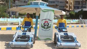 ماكينات غربلة جديدة لمكافحة المخلفات البحرية بشواطئ الإسكندرية (صور)