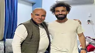 "الهلال أو الاتحاد".. والد محمد صلاح يتحدث عن مستقبله 