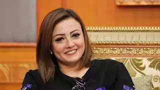 بشرى تتألق بالأسود في افتتاح مهرجان البحر الأحمر