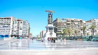 أول ما يراه ركاب السفن العابرة.. "ساحة مصر" جوهرة بورسعيد المطلة على قناة السويس -صور