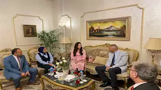 محافظ أسوان يستقبل حرم رئيس جمهورية صربيا بمطار أسوان الدولي