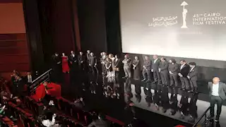 محمود حميدة يُمازح جمهور "موعد مع الماضي".. وآسر ياسين يشكر "القاهرة السينمائي"- صور