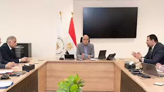 وزير الري يتابع جهود حوكمة وإدارة المياه الجوفية بالوادي الجديد