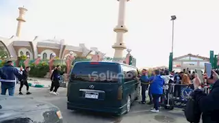 هل تأخرت جنازة الملحن محمد رحيم عن موعدها؟.. مصطفى كامل يجيب (فيديو)	