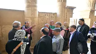 منطقة آثار تونا الجبل تستقبل أدباء مصر - صور