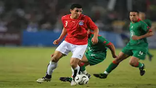 بينهم نجم الأهلي ولاعب ليفربول.. 5 لاعبين توفوا في عز تألقهم بملاعب كرة القدم