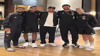 5 صور من زيارة تريزيجيه للاعبي النادي الأهلي قبل مواجهة باتشوكا