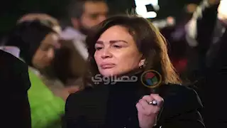 بالصور.. ملامح الحزن على وجه إلهام شاهين في عزاء الراحل نبيل الحلفاوي 